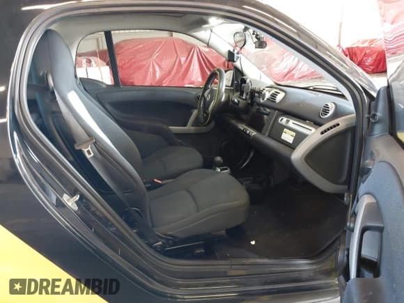 ✅ 2013 Smart fortwo Pure • VIN: WMEEJ3BA9DK663525 • Lot: 42863988. Wystawiony na IAAI z przebiegiem 98 454 mil. Bezpłatny archiwum sprzedaży aukcyjnych z USA i szczegółowy raport historii pojazdu na DreamBid. Zdjęcie 5.