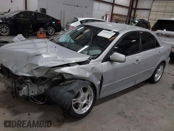 ✅ 2003 Mazda 6 i • VIN: 1YVFP80C435M08789 • Лот: 43038544. Опубликован ранее на IAAI с пробегом 263 774 миль. Бесплатный доступ к архиву аукционных продаж из США и подробный отчёт об истории автомобиля на DreamBid. Изображение 18.