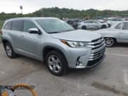 ✅ 2017 Toyota Highlander Limited • VIN: 5TDDZRFHXHS393913 • Lot: 43388149. Listed on IAAI with 149,357 mi. Free auction sales archive from the USA and detailed vehicle history report at DreamBid. Image 1.