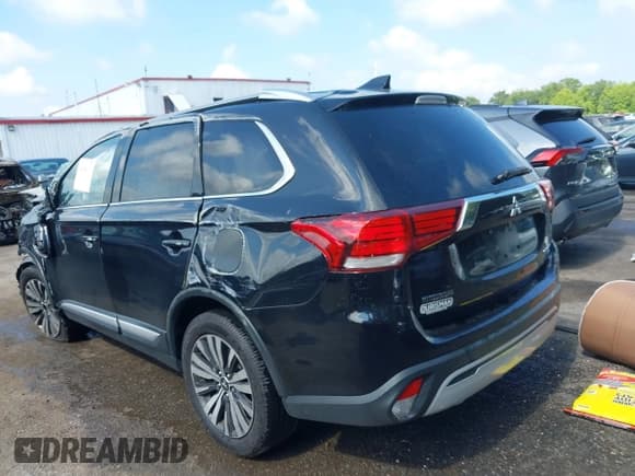 ✅ 2019 Mitsubishi Outlander SE • VIN: JA4AD3A36KZ049988 • Lot: 42382611. Listed on IAAI with 58,354 mi. Free auction sales archive from the USA and detailed vehicle history report at DreamBid. Image 3.
