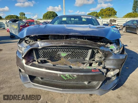 ✅ 2017 Ford Mustang GT Premium • VIN: 1FA6P8CF4H5257879 • Lot: 94275655. Wystawiony na Copart z przebiegiem 84 052 mil. Bezpłatny archiwum sprzedaży aukcyjnych z USA i szczegółowy raport historii pojazdu na DreamBid. Zdjęcie 5.