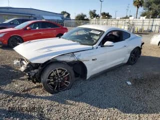 ✅ 2017 Ford Mustang GT Premium • VIN: 1FA6P8CF4H5201490 • Лот: 90080445. Опубликован ранее на Copart с пробегом 50 530 миль. Бесплатный доступ к архиву аукционных продаж из США и подробный отчёт об истории автомобиля на DreamBid. Изображение 1.