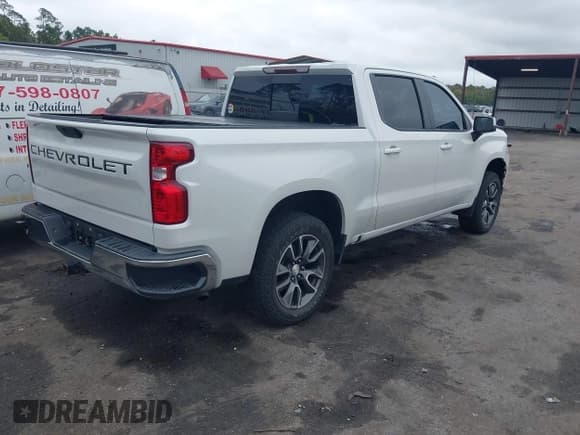 ✅ 2019 Chevrolet Silverado 1500 LT • VIN: 3GCUYDED9KG263549 • Lot: 43563125. Listed on IAAI with 110,924 mi. Free auction sales archive from the USA and detailed vehicle history report at DreamBid. Image 4.