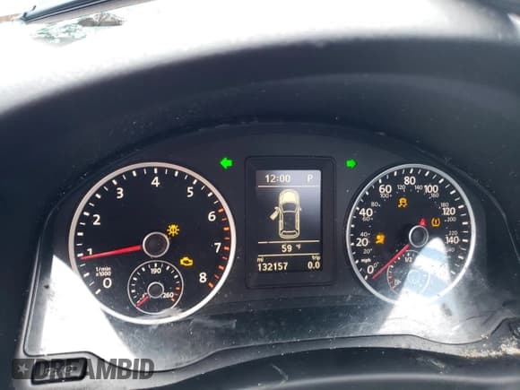 ✅ 2014 Volkswagen Tiguan S • VIN: WVGBV3AX2EW101290 • Lot: 81710445. Wystawiony na Copart z przebiegiem 132 157 mil. Bezpłatny archiwum sprzedaży aukcyjnych z USA i szczegółowy raport historii pojazdu na DreamBid. Zdjęcie 9.