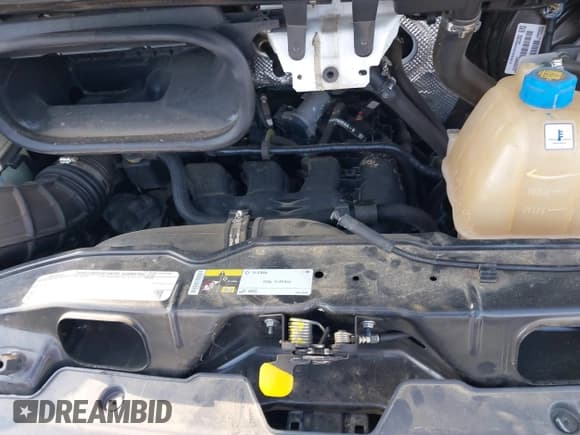 ✅ 2018 Ram ProMaster Cargo • VIN: 3C6TRVBG6JE122730 • Lot: 40410502. Wystawiony na IAAI z przebiegiem 60 200 mil. Bezpłatny archiwum sprzedaży aukcyjnych z USA i szczegółowy raport historii pojazdu na DreamBid. Zdjęcie 10.