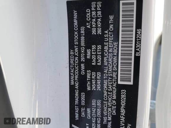 ✅ 2023 VinFast VF 8 Plus • VIN: RLLV1AFA8PH002833 • Lot: 82693035. Wystawiony na Copart z przebiegiem 31 064 mil. Bezpłatny archiwum sprzedaży aukcyjnych z USA i szczegółowy raport historii pojazdu na DreamBid. Zdjęcie 14.