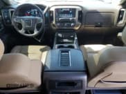 ✅ 2018 GMC Sierra 3500HD Denali • VIN: 1GT42YEY5JF284944 • Lot: 68956745. Wystawiony na Copart z przebiegiem 108 693 mil. Bezpłatny archiwum sprzedaży aukcyjnych z USA i szczegółowy raport historii pojazdu na DreamBid. Zdjęcie 8.