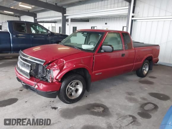 ✅ 2000 Chevrolet S-10 LS • VIN: 1GCCS1941Y8190861 • Лот: 41505882. Опубликован ранее на IAAI с пробегом 129 802 миль. Бесплатный доступ к архиву аукционных продаж из США и подробный отчёт об истории автомобиля на DreamBid. Изображение 2.