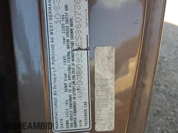 ✅ 1984 Porsche 928 • VIN: WP0JB0929ES860736 • Lot: 63927165. Wystawiony na Copart z przebiegiem 125 989 mil. Bezpłatny archiwum sprzedaży aukcyjnych z USA i szczegółowy raport historii pojazdu na DreamBid. Zdjęcie 12.