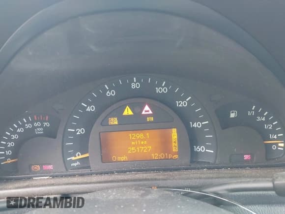 ✅ 2002 Mercedes-Benz C 230/260/280/320 • VIN: WDBRF64J62F146123 • Lot: 43333814. Wystawiony na IAAI z przebiegiem 251 727 mil. Bezpłatny archiwum sprzedaży aukcyjnych z USA i szczegółowy raport historii pojazdu na DreamBid. Zdjęcie 7.