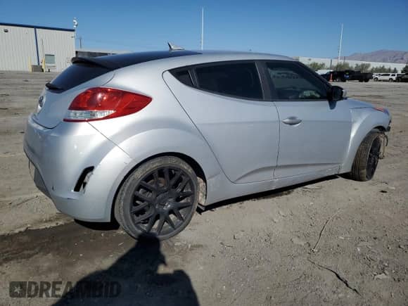 2016 Hyundai Veloster z VIN KMHTC6ADXGU280243, wystawiony jako Copart lot #80582145 z przebiegiem Nie podano mil oraz Szkoda całkowita • Salvage title. Historia ofert i sprzedaży dostępna na DreamBid. Obrazek 3.