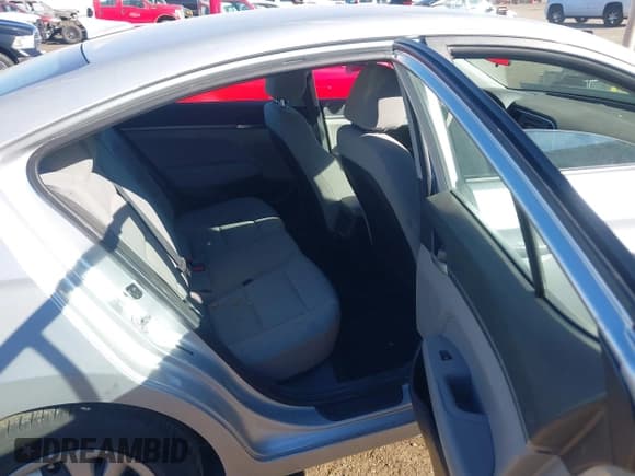 ✅ 2017 Hyundai Elantra SE • VIN: 5NPD74LF3HH200650 • Lot: 43357453. Listed on IAAI with 90,026 mi. Free auction sales archive from the USA and detailed vehicle history report at DreamBid. Image 8.