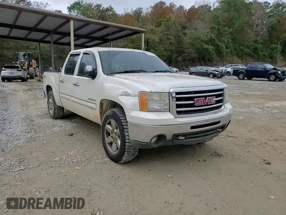 ✅ 2013 GMC Sierra 1500 SLT • VIN: 3GTP2WE76DG151847 • Лот: 90370975. Опубликован ранее на Copart с пробегом 266 478 миль. Бесплатный доступ к архиву аукционных продаж из США и подробный отчёт об истории автомобиля на DreamBid. Изображение 13.
