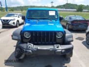 ✅ 2022 Jeep Wrangler Unlimited Willys Sport • VIN: 1C4HJXDM6NW141603 • Lot: 42687693. Wystawiony na IAAI z przebiegiem 37 180 mil. Bezpłatny archiwum sprzedaży aukcyjnych z USA i szczegółowy raport historii pojazdu na DreamBid. Zdjęcie 12.