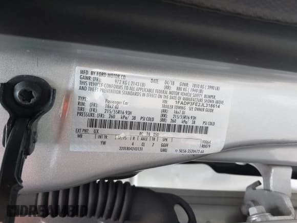 ✅ 2018 Ford Focus SE • VIN: 1FADP3FE2JL318614 • Lot: 43926795. Wystawiony na IAAI z przebiegiem 60 247 mil. Bezpłatny archiwum sprzedaży aukcyjnych z USA i szczegółowy raport historii pojazdu na DreamBid. Zdjęcie 9.