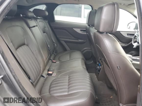 ✅ 2019 Jaguar F-Pace 30t Portfolio • VIN: SADCN2GX6KA357231 • Лот: 67736675. Опубликован ранее на Copart с пробегом 62 028 миль. Бесплатный доступ к архиву аукционных продаж из США и подробный отчёт об истории автомобиля на DreamBid. Изображение 10.