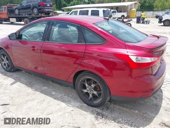 ✅ 2014 Ford Focus SE • VIN: 1FADP3F21EL330751 • Lot: 42469053. Listed on IAAI with 206,352 mi. Free auction sales archive from the USA and detailed vehicle history report at DreamBid. Image 3.