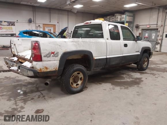 ✅ 2003 Chevrolet Silverado 2500HD LS • VIN: 1GCHK29U53E244524 • Lot: 43876661. Wystawiony na IAAI z przebiegiem 174 441 mil. Bezpłatny archiwum sprzedaży aukcyjnych z USA i szczegółowy raport historii pojazdu na DreamBid. Zdjęcie 4.