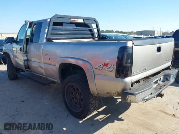 2000 Chevrolet Silverado 2500 LT с VIN 1GCGK29U1YE263011, выставлен на аукционе IAAI как лот 41634632 с пробегом 179 346 миль миль и . История ставок и продаж доступна на DreamBid. Изображение 3.