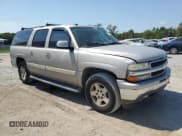 ✅ 2005 Chevrolet Suburban LS • VIN: 3GNFK16Z65G258498 • Lot: 81326585. Wystawiony na Copart z przebiegiem 239 986 mil. Bezpłatny archiwum sprzedaży aukcyjnych z USA i szczegółowy raport historii pojazdu na DreamBid. Zdjęcie 4.