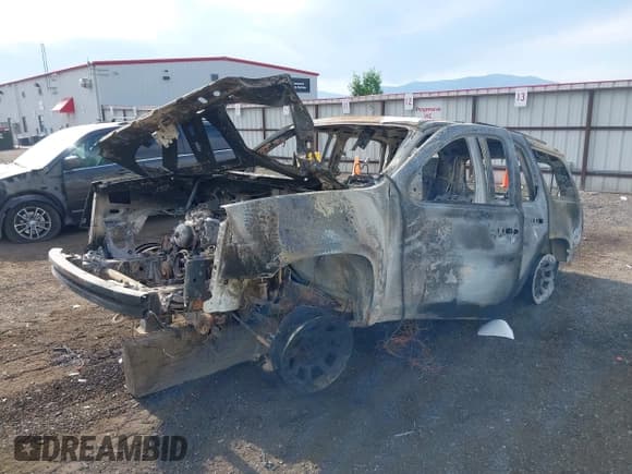 ✅ 2009 GMC Yukon SLT 4SB • VIN: 1GKFK33009R119245 • Lot: 42640205. Listed on IAAI with Not provided. Free auction sales archive from the USA and detailed vehicle history report at DreamBid. Image 2.