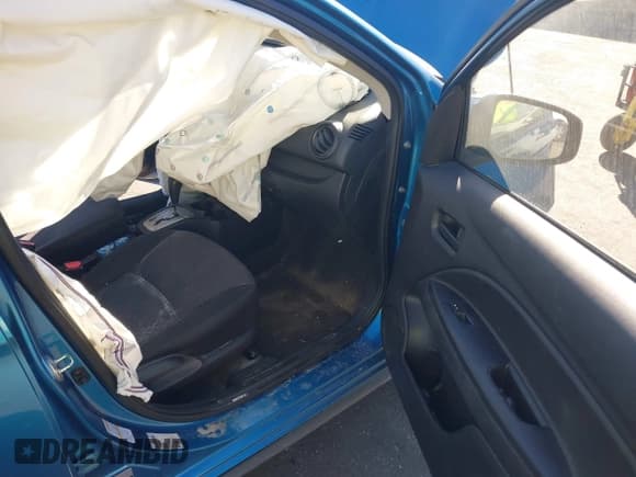 ✅ 2017 Mitsubishi Mirage ES • VIN: ML32A3HJ8HH017584 • Lot: 43815225. Listed on IAAI with 102,626 mi. Free auction sales archive from the USA and detailed vehicle history report at DreamBid. Image 5.