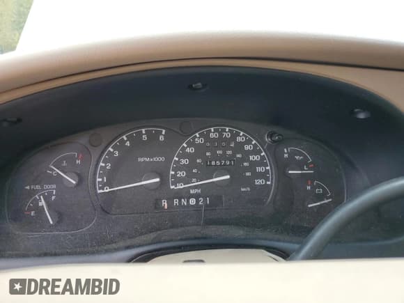 ✅ 2000 Ford Explorer Eddie Bauer • VIN: 1FMZU74E3YZB45594 • Lot: 79420944. Wystawiony na Copart z przebiegiem 185 791 mil. Bezpłatny archiwum sprzedaży aukcyjnych z USA i szczegółowy raport historii pojazdu na DreamBid. Zdjęcie 9.