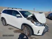 ✅ 2017 Toyota Highlander LE • VIN: 5TDZARFH0HS027696 • Lot: 43609386. Listed on IAAI with 125,173 mi. Free auction sales archive from the USA and detailed vehicle history report at DreamBid. Image 1.