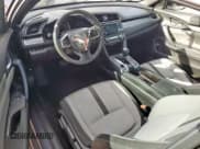 ✅ 2018 Honda Civic LX • VIN: 2HGFC4B58JH300157 • Lot: 83864015. Wystawiony na Copart z przebiegiem 61 694 mil. Bezpłatny archiwum sprzedaży aukcyjnych z USA i szczegółowy raport historii pojazdu na DreamBid. Zdjęcie 8.