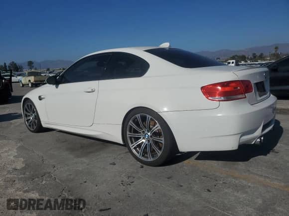 2008 BMW 3 Series M3 z VIN WBSWD93538PY40702, wystawiony jako Copart lot #89528595 z przebiegiem 98 418 mil mil oraz Szkoda całkowita • Salvage title. Historia ofert i sprzedaży dostępna na DreamBid. Obrazek 2.