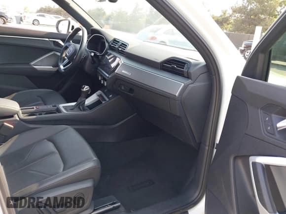 ✅ 2023 Audi Q3 S line Premium • VIN: WA1DECF35P1044581 • Lot: 42733505. Listed on IAAI with 44,018 mi. Free auction sales archive from the USA and detailed vehicle history report at DreamBid. Image 5.