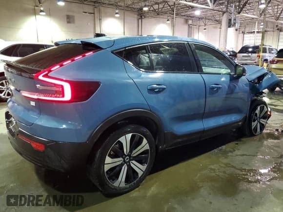 ✅ 2023 Volvo C40 Plus • VIN: YV4ED3GL8P2065413 • Лот: 41132434. Опубликован ранее на Copart с пробегом 32 209 миль. Бесплатный доступ к архиву аукционных продаж из США и подробный отчёт об истории автомобиля на DreamBid. Изображение 3.