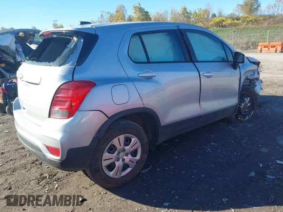 2017 Chevrolet Trax LS with VIN 3GNCJKSB3HL285223, listed as a IAAI auction lot 43379972 with 74,798 mi miles and . Bid and sale history available at DreamBid. Image 4.