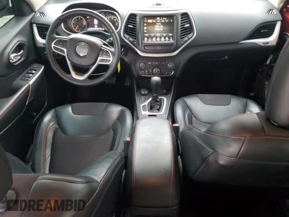 ✅ 2017 Jeep Cherokee Trailhawk • VIN: 1C4PJMBB9HW615933 • Lot: 65837465. Wystawiony na Copart z przebiegiem 75 395 mil. Bezpłatny archiwum sprzedaży aukcyjnych z USA i szczegółowy raport historii pojazdu na DreamBid. Zdjęcie 8.