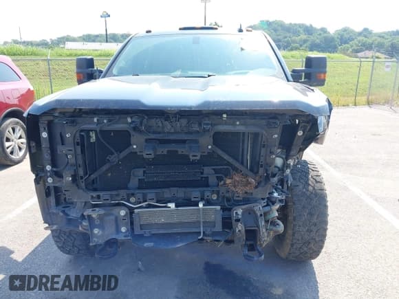 ✅ 2019 Chevrolet Silverado 2500HD LT • VIN: 1GC1KSEG0KF198997 • Lot: 42929829. Listed on IAAI with 40,917 mi. Free auction sales archive from the USA and detailed vehicle history report at DreamBid. Image 6.