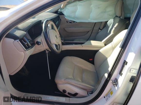 ✅ 2018 Volvo S90 Momentum • VIN: LVY982MK7JP032050 • Лот: 84062875. Опубликован ранее на Copart с пробегом 142 785 миль. Бесплатный доступ к архиву аукционных продаж из США и подробный отчёт об истории автомобиля на DreamBid. Изображение 7.