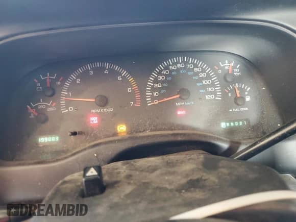 2000 Dodge Dakota Sport with VIN 1B7GG2AN8YS722350, listed as a Copart auction lot 69377984 with 199,883 mi miles and Salvage title. Bid and sale history available at DreamBid. Image 9.