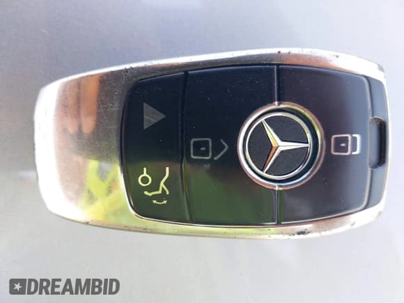 ✅ 2019 Mercedes-Benz C 300 • VIN: 55SWF8DB4KU315597 • Lot: 42873480. Wystawiony na IAAI z przebiegiem 56 169 mil. Bezpłatny archiwum sprzedaży aukcyjnych z USA i szczegółowy raport historii pojazdu na DreamBid. Zdjęcie 11.