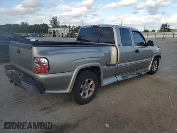 ✅ 2000 Chevrolet Silverado 1500 LS • VIN: 2GCEC19TXY1386796 • Лот: 81046764. Опубликован ранее на Copart с пробегом 211 891 миль. Бесплатный доступ к архиву аукционных продаж из США и подробный отчёт об истории автомобиля на DreamBid. Изображение 3.