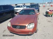 ✅ 2000 Mercedes-Benz SLK 230 Kompressor • VIN: WDBKK47F9YF146067 • Lot: 43165689. Wystawiony na IAAI z przebiegiem 152 388 mil. Bezpłatny archiwum sprzedaży aukcyjnych z USA i szczegółowy raport historii pojazdu na DreamBid. Zdjęcie 6.