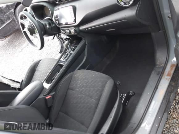 ✅ 2024 Nissan Kicks SV • VIN: 3N1CP5CVXRL538964 • Lot: 43398864. Wystawiony na IAAI z przebiegiem 29 497 mil. Bezpłatny archiwum sprzedaży aukcyjnych z USA i szczegółowy raport historii pojazdu na DreamBid. Zdjęcie 5.