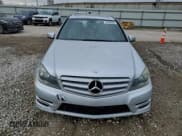 ✅ 2012 Mercedes-Benz C 250 Sport • VIN: WDDGF4HB5CA623077 • Lot: 94695945. Wystawiony na Copart z przebiegiem 172 457 mil. Bezpłatny archiwum sprzedaży aukcyjnych z USA i szczegółowy raport historii pojazdu na DreamBid. Zdjęcie 5.