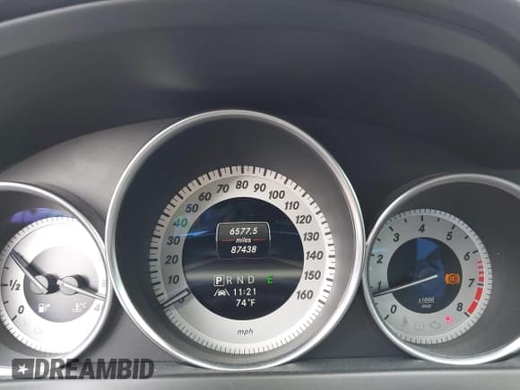 ✅ 2013 Mercedes-Benz C 250 • VIN: WDDGJ4HB9DG059771 • Lot: 42484969. Wystawiony na IAAI z przebiegiem 87 438 mil. Bezpłatny archiwum sprzedaży aukcyjnych z USA i szczegółowy raport historii pojazdu na DreamBid. Zdjęcie 7.