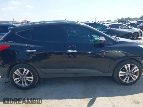 ✅ 2015 Hyundai Tucson SE • VIN: KM8JU3AG6FU117715 • Lot: 43180706. Listed on IAAI with 121,250 mi. Free auction sales archive from the USA and detailed vehicle history report at DreamBid. Image 12.