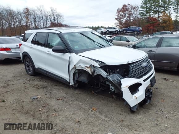 ✅ 2021 Ford Explorer XLT • VIN: 1FMSK8DH3MGB75529 • Lot: 43604734. Wystawiony na IAAI z przebiegiem 42 464 mil. Bezpłatny archiwum sprzedaży aukcyjnych z USA i szczegółowy raport historii pojazdu na DreamBid. Zdjęcie 1.