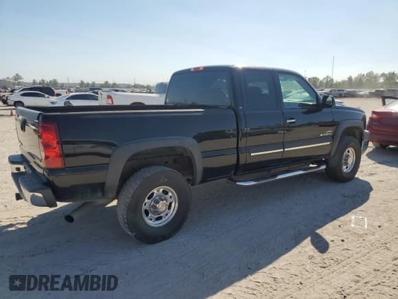 ✅ 2003 Chevrolet Silverado 2500HD LS • VIN: 1GCHC29183E114983 • Lot: 75506984. Wystawiony na Copart z przebiegiem 148 474 mil. Bezpłatny archiwum sprzedaży aukcyjnych z USA i szczegółowy raport historii pojazdu na DreamBid. Zdjęcie 3.