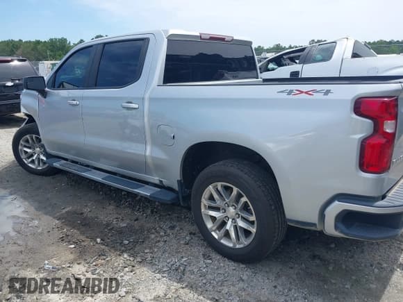 ✅ 2020 Chevrolet Silverado 1500 RST • VIN: 1GCUYEED5LZ107631 • Lot: 42546146. Wystawiony na IAAI z przebiegiem 106 756 mil. Bezpłatny archiwum sprzedaży aukcyjnych z USA i szczegółowy raport historii pojazdu na DreamBid. Zdjęcie 3.
