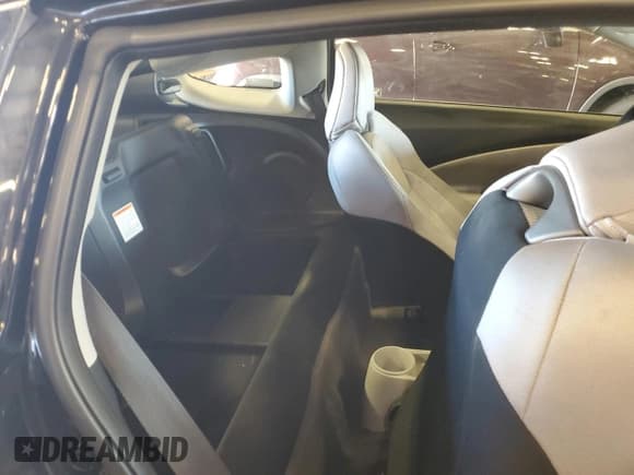 ✅ 2011 Honda CR-Z • VIN: JHMZF1D47BS006067 • Lot: 90617905. Listed on Copart with 39,482 mi. Free auction sales archive from the USA and detailed vehicle history report at DreamBid. Image 10.