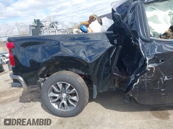 2021 Chevrolet Silverado 1500 LT z VIN 3GCUYDED2MG216172, wystawiony jako IAAI lot #41971293 z przebiegiem Nie podano mil oraz . Historia ofert i sprzedaży dostępna na DreamBid. Obrazek 17.