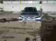 2022 Toyota Camry SE z VIN 4T1G11AK0NU621820, wystawiony jako Copart lot #86604205 z przebiegiem 101 107 mil mil oraz Szkoda całkowita • Salvage title. Historia ofert i sprzedaży dostępna na DreamBid. Obrazek 13.